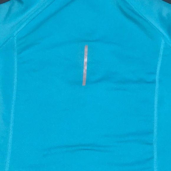 🔥2 for $30🔥Women’s Nike Jacket - Picture 4 of 5